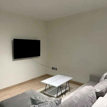 아파트 White Apartment, In The Center Of *